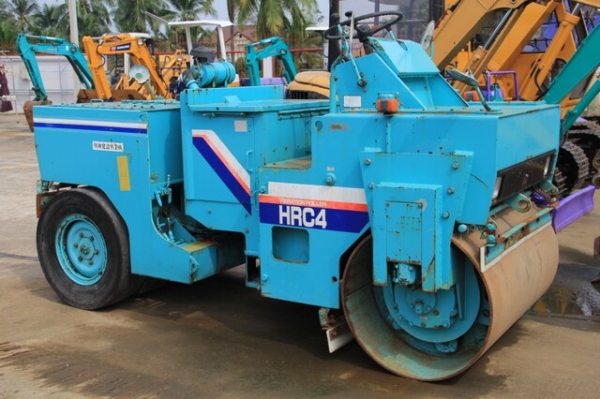 มือสองญี่ปุ่นนำเข้าเอง รถบด Bomag HRC4 มือสองญี่ปุ่นแท้ สภาพดี ทำสีแล้ว รถพร้อมใช้ ราคาคุยกันได้ มีบริการขนส่ง