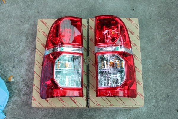 ขายไฟท้ายวีโก้แชมป์          ใส่กับวีโก้ได้ทุกรุ่นของใหม่คับ  ของมีตลอดคับ