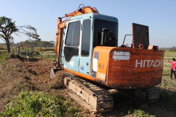 ขายแบคโฮ HITACHI EX60-3 เครื่อง NISSAN BD30 สภาพดีใช้งานอยู่ทุกวัน 086-1171671 (สุรศักดิ์)
