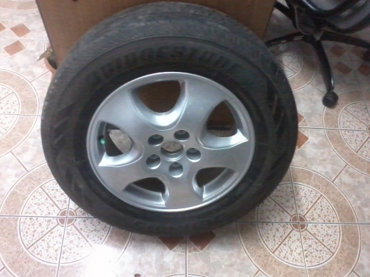 ขายแม็กอะไหล่ขอบ16พร้อมยาง215-65บิสโตนปี11