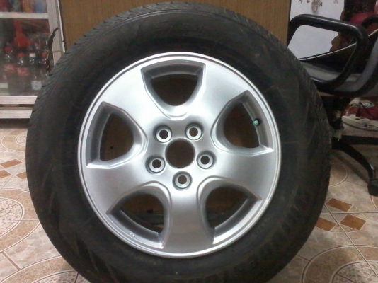 ขายแม็กอะไหล่ขอบ16พร้อมยาง215-65บิสโตนปี11