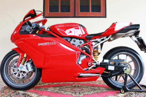 DUCATI      999 S      ปี 05     สีเดิมจากญี่ปุ่นทั้งคัน  รับประกันเครื่องยนต์ 1 ปี