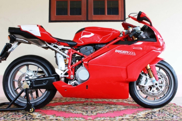DUCATI      999 S      ปี 05     สีเดิมจากญี่ปุ่นทั้งคัน  รับประกันเครื่องยนต์ 1 ปี