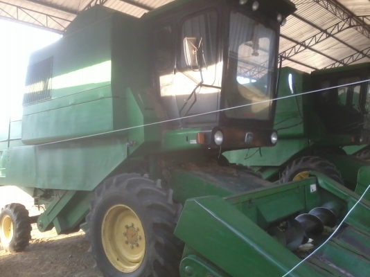 รถเกี่ยวข้าวโพด พร้อมหัวจอร์นเดียร์ รถเกี่ยวข้าวโพด พร้อมหัวจอร์นเดียร์