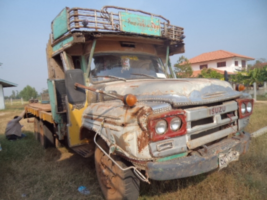 ขายรถ10ล้ออีซูซุหัวยาวเทลอร์เข็นแม็กโคพร้อมใช้งานคับ