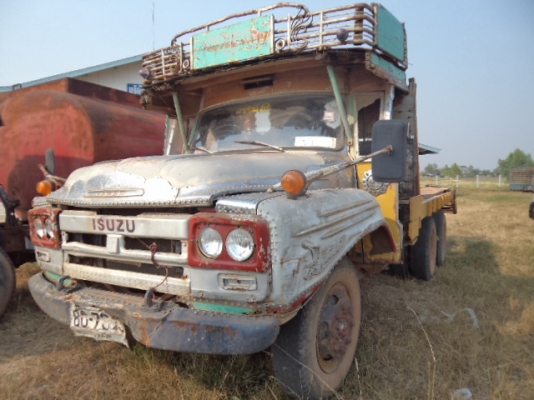 ขายรถ10ล้ออีซูซุหัวยาวเทลอร์เข็นแม็กโคพร้อมใช้งานคับ