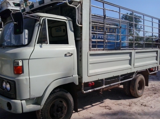 ขายหกล้อฮีโน่ยาว4เมตรครับกระบะเหล็กสวย เครื่อง DM100แรง