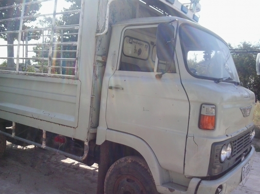 ขายหกล้อฮีโน่ยาว4เมตรครับกระบะเหล็กสวย เครื่อง DM100แรง