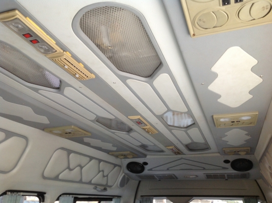 ขายรถตู้V.I.P คอมมิวเตอร์ หลังคาสูง