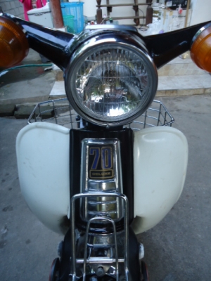 ขายรถ HONDA C70 พร้อมทะเบียนแท้ สภาพดี เครื่องคัสตอม สวยๆ ,มีระบบสตาร์ทมือด้วยนะครับราคา 20,000.- เชียงใหม่