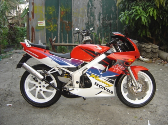 NSR 150SP ขายด่วน เอ็น เอส อาร์ 150 SP โปรอามร์ ทำสีใหม่ ทั้งคัน สวยมาก สนใจ ติด ต่อ ฝ่ายขาย คุณ JANG โทร 0808051985 และ 0863556131 มี สอง คัน สีแดง และ สีเขียวส้ม คัน ละ 39900 บาท SILOM SOI 10  SURIYAWONG BANGRAK BANGKOK 10500