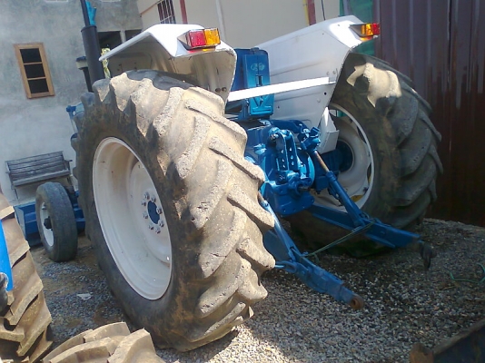 ขายด่วน!..รถไถ FORD 6600 TA รถสวย ทรงดี เก่านอก ปรับสภาพ พร้อมใช้  สุดขีด แถมฟรี ใบดันหน้า ผาน 3 ไว้ให้ ใช้งาน.