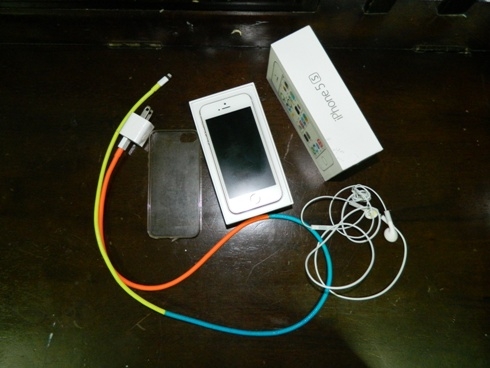 ขายโทรศัพย์มือถือiphone5s มือเดียวออกห้าง 16GB ขายโทรศัพย์มือถือiphone5s มือเดียวออกห้าง 16GB