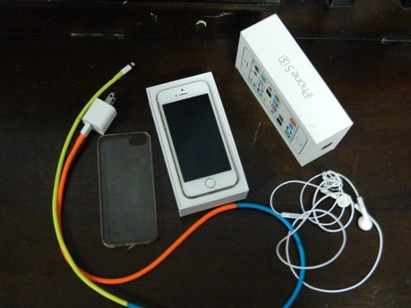 ขายโทรศัพย์มือถือiphone5s มือเดียวออกห้าง 16GB ขายโทรศัพย์มือถือiphone5s มือเดียวออกห้าง 16GB