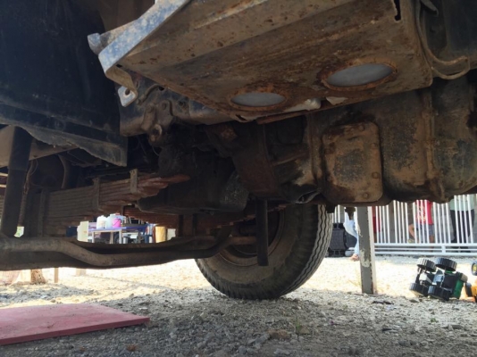 10 ล้อเพลาเดียว กระบะเปิดข้าง (ฝาข้างถอดออกมีให้ครบ)ISUZU JCM วางเครื่อง 168 แรง EH700 รถสวยมากๆ คัสซีสวย หัวสวย เครื่องสวย รถปี 2522 เล่มติดมือ