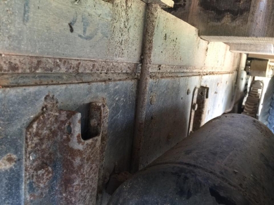 10 ล้อเพลาเดียว กระบะเปิดข้าง (ฝาข้างถอดออกมีให้ครบ)ISUZU JCM วางเครื่อง 168 แรง EH700 รถสวยมากๆ คัสซีสวย หัวสวย เครื่องสวย รถปี 2522 เล่มติดมือ