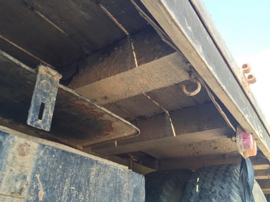 10 ล้อเพลาเดียว กระบะเปิดข้าง (ฝาข้างถอดออกมีให้ครบ)ISUZU JCM วางเครื่อง 168 แรง EH700 รถสวยมากๆ คัสซีสวย หัวสวย เครื่องสวย รถปี 2522 เล่มติดมือ