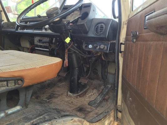 10 ล้อเพลาเดียว กระบะเปิดข้าง (ฝาข้างถอดออกมีให้ครบ)ISUZU JCM วางเครื่อง 168 แรง EH700 รถสวยมากๆ คัสซีสวย หัวสวย เครื่องสวย รถปี 2522 เล่มติดมือ