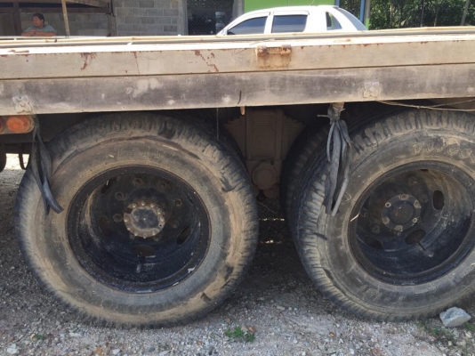 10 ล้อเพลาเดียว กระบะเปิดข้าง (ฝาข้างถอดออกมีให้ครบ)ISUZU JCM วางเครื่อง 168 แรง EH700 รถสวยมากๆ คัสซีสวย หัวสวย เครื่องสวย รถปี 2522 เล่มติดมือ