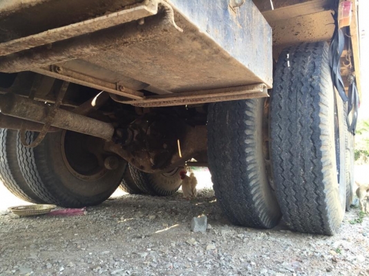 10 ล้อเพลาเดียว กระบะเปิดข้าง (ฝาข้างถอดออกมีให้ครบ)ISUZU JCM วางเครื่อง 168 แรง EH700 รถสวยมากๆ คัสซีสวย หัวสวย เครื่องสวย รถปี 2522 เล่มติดมือ