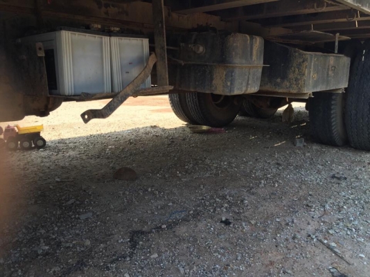 10 ล้อเพลาเดียว กระบะเปิดข้าง (ฝาข้างถอดออกมีให้ครบ)ISUZU JCM วางเครื่อง 168 แรง EH700 รถสวยมากๆ คัสซีสวย หัวสวย เครื่องสวย รถปี 2522 เล่มติดมือ