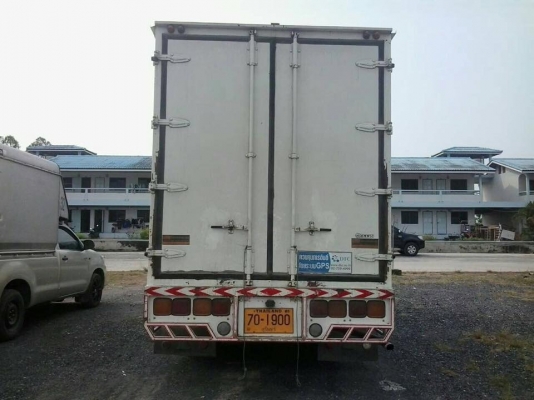 รถ 6 ล้อ ตู้ 10 บาน