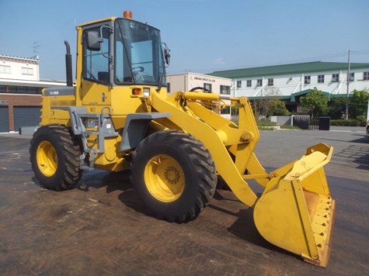 ขาย KOMATSU WA100-3 นำเข้าจากญี่ปุ่น 090-986-2521 อ๊อบ