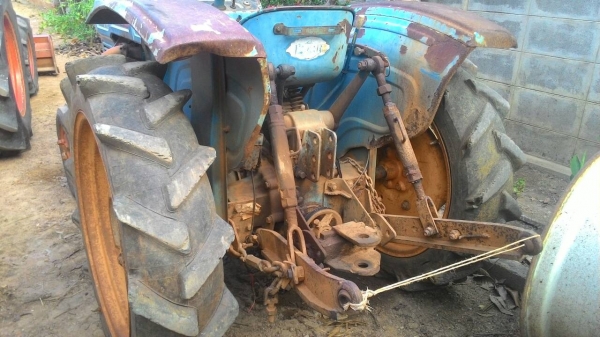 ขายรถไถ HINOMOTO  E18  ราคา 38,000 อ.แกลง จ.ระยอง  ติดต่อสอบถาม 0818618678