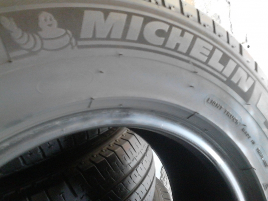 215/70R15 MICHELIN AGILIS ชุด 4 เส้น tel.081-427-3941 215/70R15 MICHELIN AGILIS ชุด 4 เส้น tel.081-427-3941