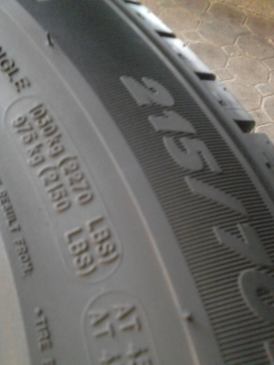 215/70R15 MICHELIN AGILIS ชุด 4 เส้น tel.081-427-3941 215/70R15 MICHELIN AGILIS ชุด 4 เส้น tel.081-427-3941