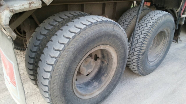 ขายหางพ่วง พนัส ซิมิดั้ม  2  เพลา. ปี 47    สนใจติดต่อ  081 - 6079515