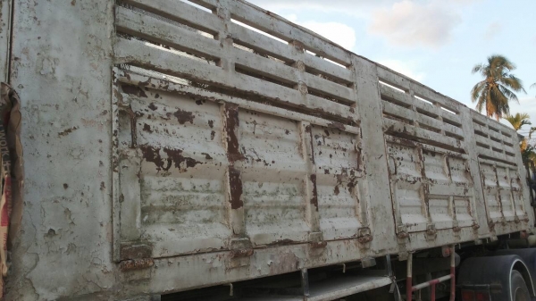 ขายหางพ่วง พนัส ซิมิดั้ม  2  เพลา. ปี 47    สนใจติดต่อ  081 - 6079515