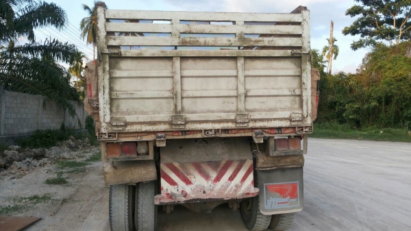 ขายหางพ่วง พนัส ซิมิดั้ม  2  เพลา. ปี 47    สนใจติดต่อ  081 - 6079515