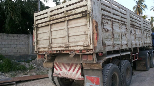 ขายหางพ่วง พนัส ซิมิดั้ม  2  เพลา. ปี 47    สนใจติดต่อ  081 - 6079515