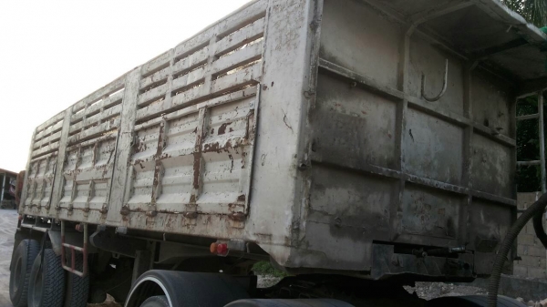 ขายหางพ่วง พนัส ซิมิดั้ม  2  เพลา. ปี 47    สนใจติดต่อ  081 - 6079515