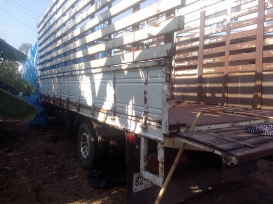 **639,000 บ.ต่อรอง/// 6ล้อช่วงยาว DECA-210 ** ขาย ISUZU DECA-210 6ล้อบรรทุกช่วงยาว6.20ม. ISUZU DECA FRR32L2 6HL1-210HP เครื่องดี แน่น แรงดี ครับ เกียร์ดี ไม่หลุด เข้าง่าย ช่วงล่างแน่นดี คัสซีใหญ่ สวยทั้งเส้น ไม่มีผุ Fหน้า-หลัง ครบ ครับ กระบะพื้นไม้ ปูทับด