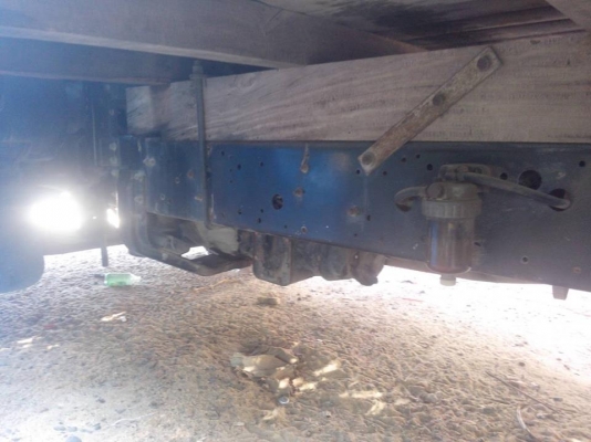 **639,000 บ.ต่อรอง/// 6ล้อช่วงยาว DECA-210 ** ขาย ISUZU DECA-210 6ล้อบรรทุกช่วงยาว6.20ม. ISUZU DECA FRR32L2 6HL1-210HP เครื่องดี แน่น แรงดี ครับ เกียร์ดี ไม่หลุด เข้าง่าย ช่วงล่างแน่นดี คัสซีใหญ่ สวยทั้งเส้น ไม่มีผุ Fหน้า-หลัง ครบ ครับ กระบะพื้นไม้ ปูทับด