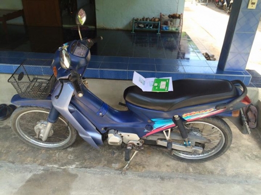 คาวาซากินีออน 2 จังหวะครัทซ์มือ ผสมออโต้ลู๊ปในถัง เครื่องดีสตาร์ททีเดียวติด เครื่องเดิมๆแรงมาก เพิ่งทำครัทซ์มา ใส่สปริงครัทซ์แต่ง สับ 2 ปล่อยครัทซ์ยกล้อเลย เป็นครัทซ์ตัวเมีย บีบก็ได้ไม่บีบก็ได้ วิ่งประมาณ 140+ เล่มทะเบียนเอกสารครบทุกอย่าง ทะเบียนขาด 3 ปีก