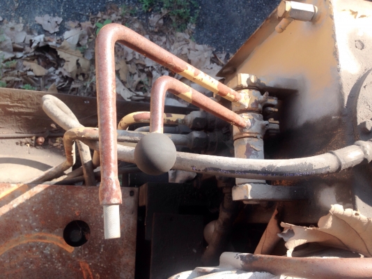 KOMATSU JH30 รถตักล้อยาง รถบอดี้เดิมๆสภาพดีมากครับ เครื่องยนต์เดิมปั๊มเดิมๆเครื่องอ่อนต้องฟิตเครื่องใหม่ ระบบของเหลวไฮดรอลิกส์ยังสภาพดี แขนยังไม่ได้ต่อตักได้ 1 คิว ช่วงล่างดียางสภาพสวยครับพร้อมใช้งาน เอกสารสัญญาซื้อขาย ราคาต่อรองได้ครับ