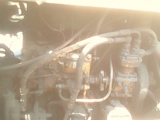 KOMATSU JH30 รถตักล้อยาง รถบอดี้เดิมๆสภาพดีมากครับ เครื่องยนต์เดิมปั๊มเดิมๆเครื่องอ่อนต้องฟิตเครื่องใหม่ ระบบของเหลวไฮดรอลิกส์ยังสภาพดี แขนยังไม่ได้ต่อตักได้ 1 คิว ช่วงล่างดียางสภาพสวยครับพร้อมใช้งาน เอกสารสัญญาซื้อขาย ราคาต่อรองได้ครับ