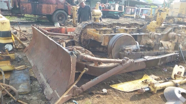 ขาย อะไหล่ KOMATSU D50Aทุกชิ้นส่วนครับ ขาย อะไหล่ KOMATSU D50Aทุกชิ้นส่วนครับ