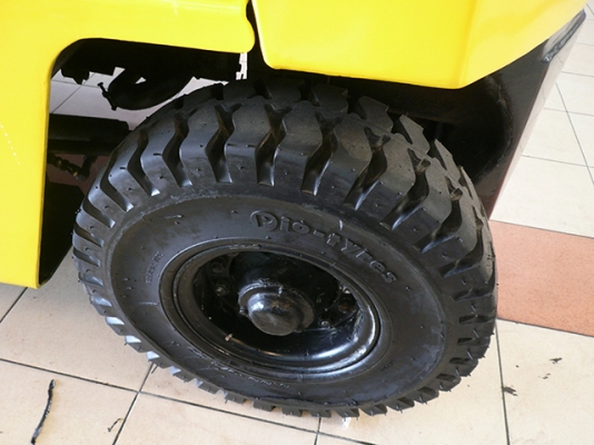 ขายรถโฟล์คลิฟท์มือสอง KOMATSU รุ่น FG20-7  ราคา 145,000 บาท นำเข้าจากประเทศญี่ปุ่น 100\% ไม่เคยใช้งานในประเทศไทย