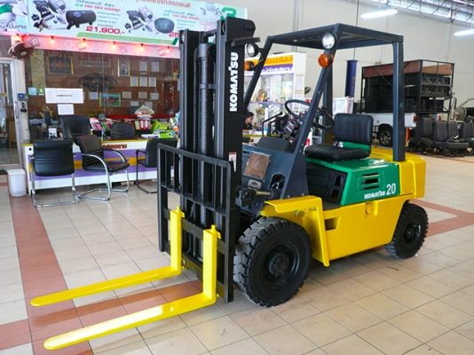 ขายรถโฟล์คลิฟท์มือสอง KOMATSU รุ่น FG20-7  ราคา 145,000 บาท นำเข้าจากประเทศญี่ปุ่น 100\% ไม่เคยใช้งานในประเทศไทย