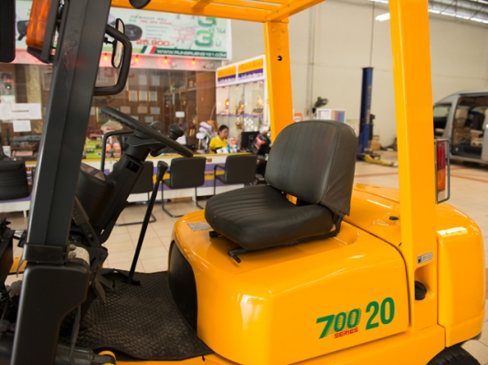 ขายรถโฟล์คลิฟท์มือสอง TCM รุ่น FG20N16 ราคา 185,000 บาท นำเข้าจากประเทศญี่ปุ่น 100\% ไม่เคยใช้งานในประเทศไทย