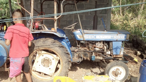 ขายรถไถ อิซากิ พร้อมเครื่องพ่นยา และผาน 4