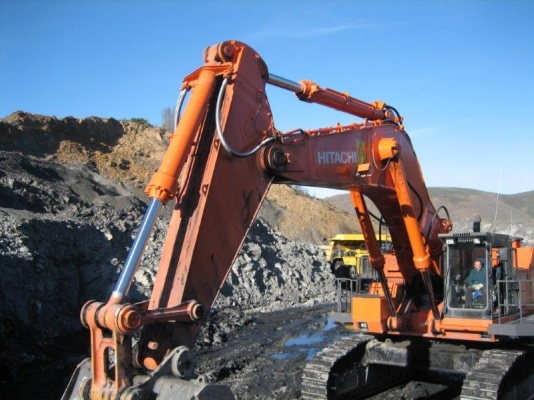 รถขุด HITACHI EX1200-6  4235ชม.  ปี2012 (120ตัน) ใครหาอยู่ติดต่อมาได้เลยครับ