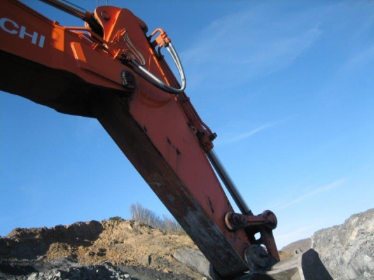 รถขุด HITACHI EX1200-6  4235ชม.  ปี2012 (120ตัน) ใครหาอยู่ติดต่อมาได้เลยครับ