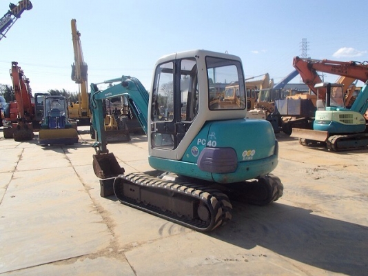ขาย KOMATSU PC40-7 นำเข้าจากญี่ปุ่น 090-986-2521 อ๊อบ
