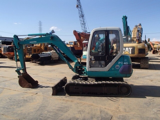 ขาย KOMATSU PC40-7 นำเข้าจากญี่ปุ่น 090-986-2521 อ๊อบ
