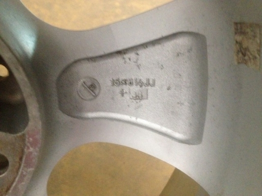 ล้อ RAYS ญี่ปุ่นเเท้ขอบ15กว้าง6นิ้วครึ่งอ๊อฟ38 4รู100สภาพสวยยางติดมาพอได้ ล้อ RAYS ญี่ปุ่นเเท้ขอบ15กว้าง6นิ้วครึ่งอ๊อฟ38 4รู100สภาพสวยยางติดมาพอได้